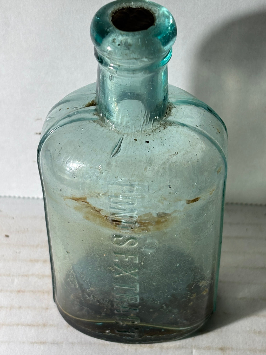American Hand-Blown “Pond’s Extract” Apothecary Bottle Utica, New York, circa 1846–1855