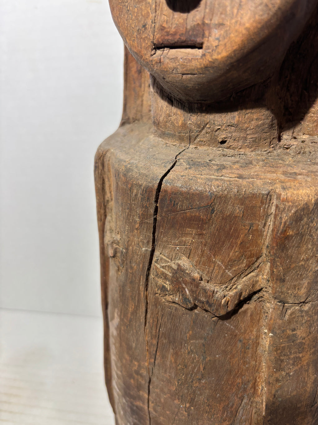 Exceptional Primitive Anthropomorphic Log-Form Folk Carving