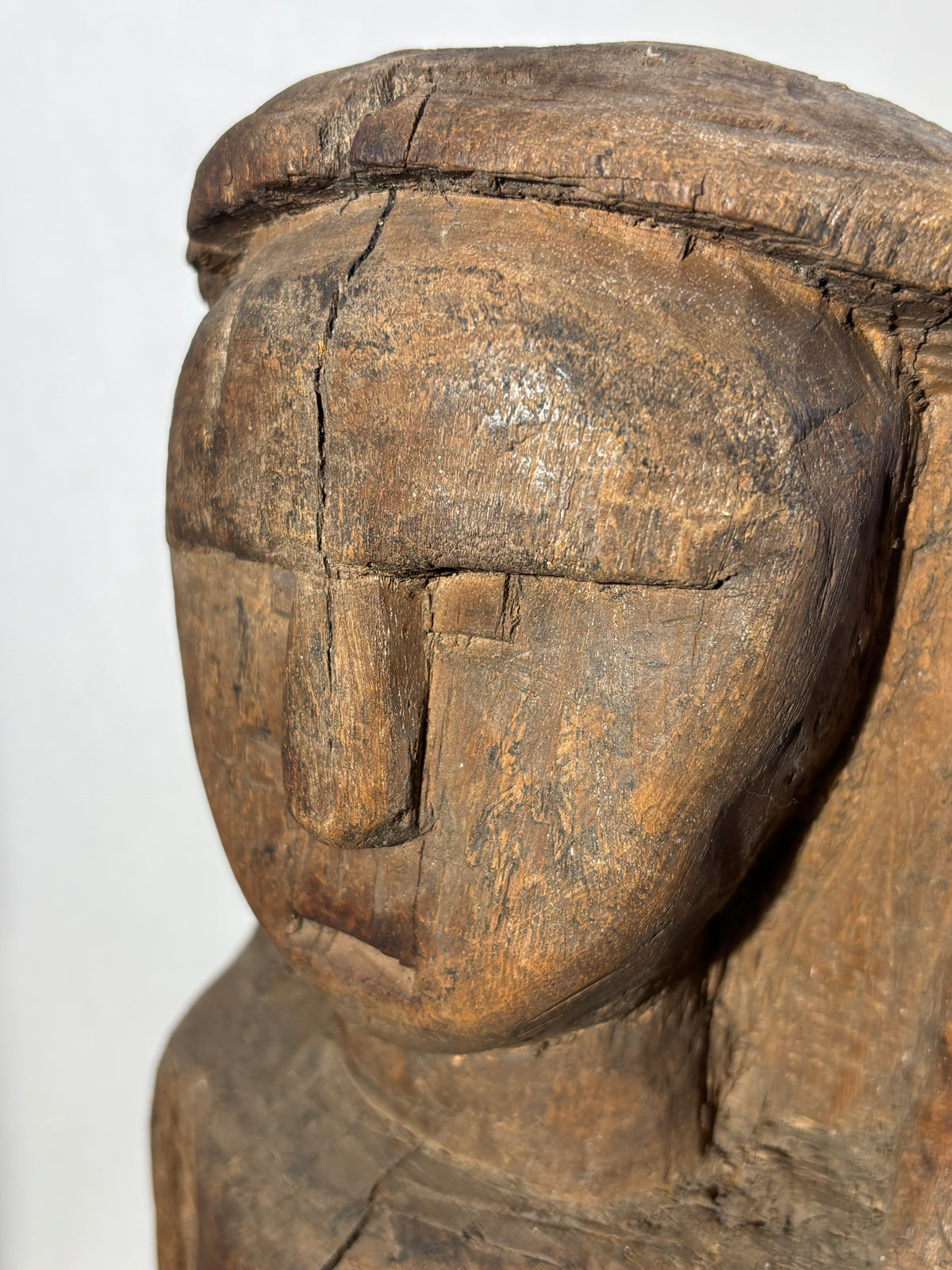 Exceptional Primitive Anthropomorphic Log-Form Folk Carving