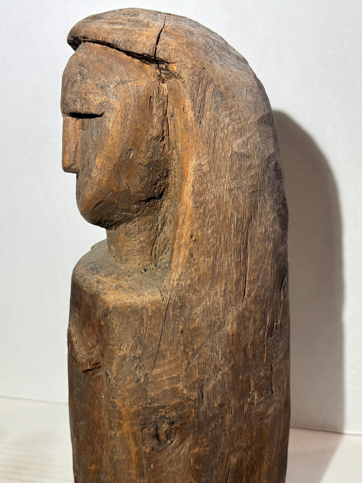 Exceptional Primitive Anthropomorphic Log-Form Folk Carving