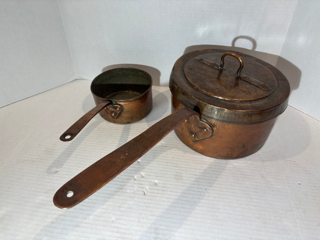 Exceptional Pair of Early French Dovetailed Copper Saucepans with Heart-Shaped Handle Mounts
