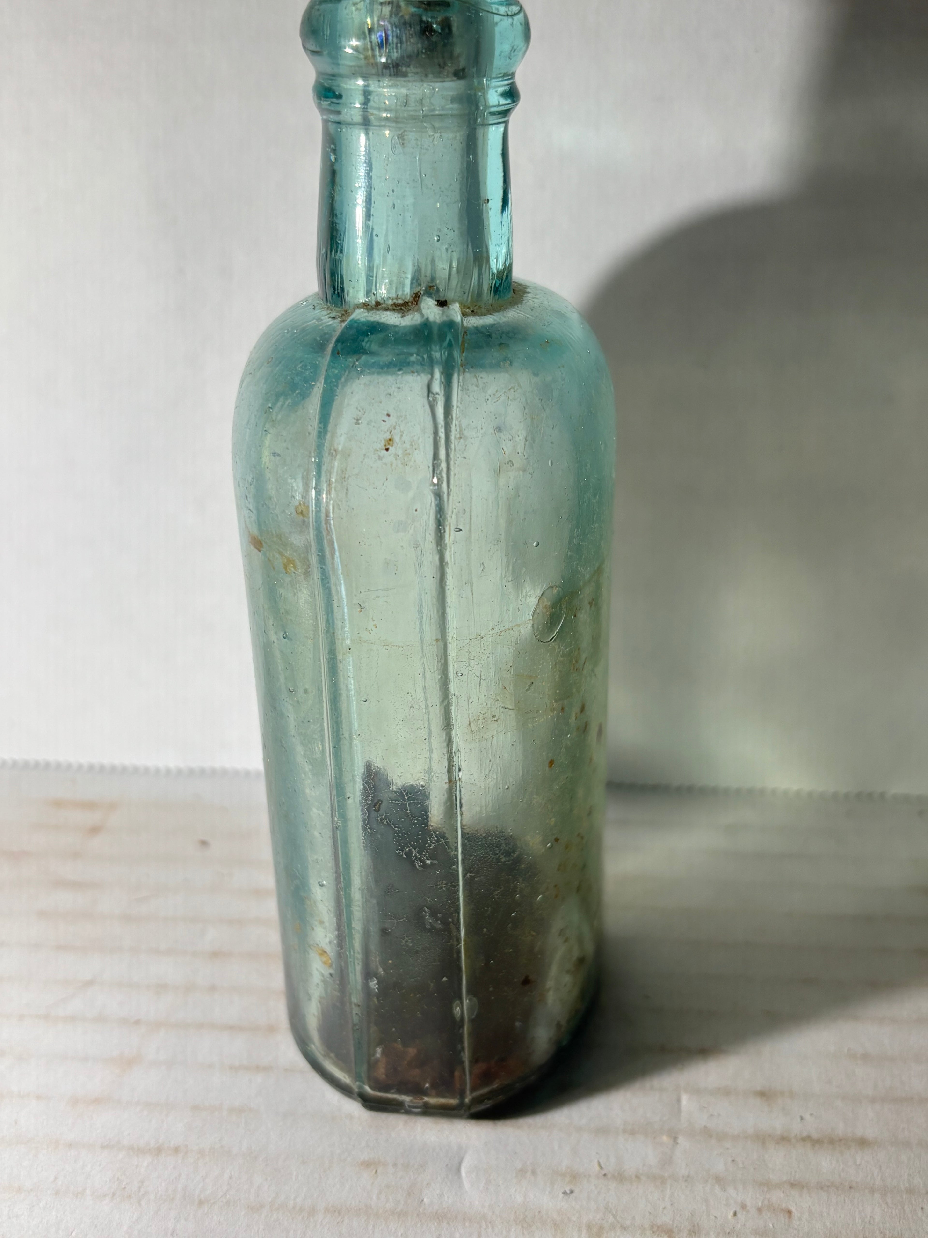 American Hand-Blown “Pond’s Extract” Apothecary Bottle Utica, New York, circa 1846–1855
