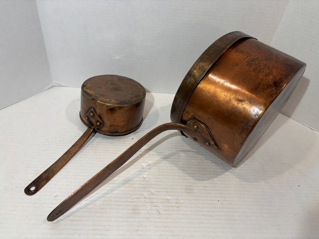 Exceptional Pair of Early French Dovetailed Copper Saucepans with Heart-Shaped Handle Mounts