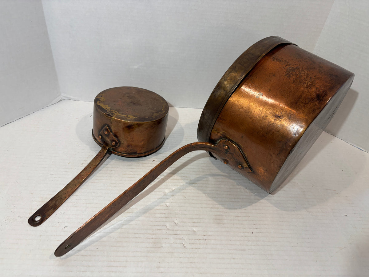Exceptional Pair of Early French Dovetailed Copper Saucepans with Heart-Shaped Handle Mounts