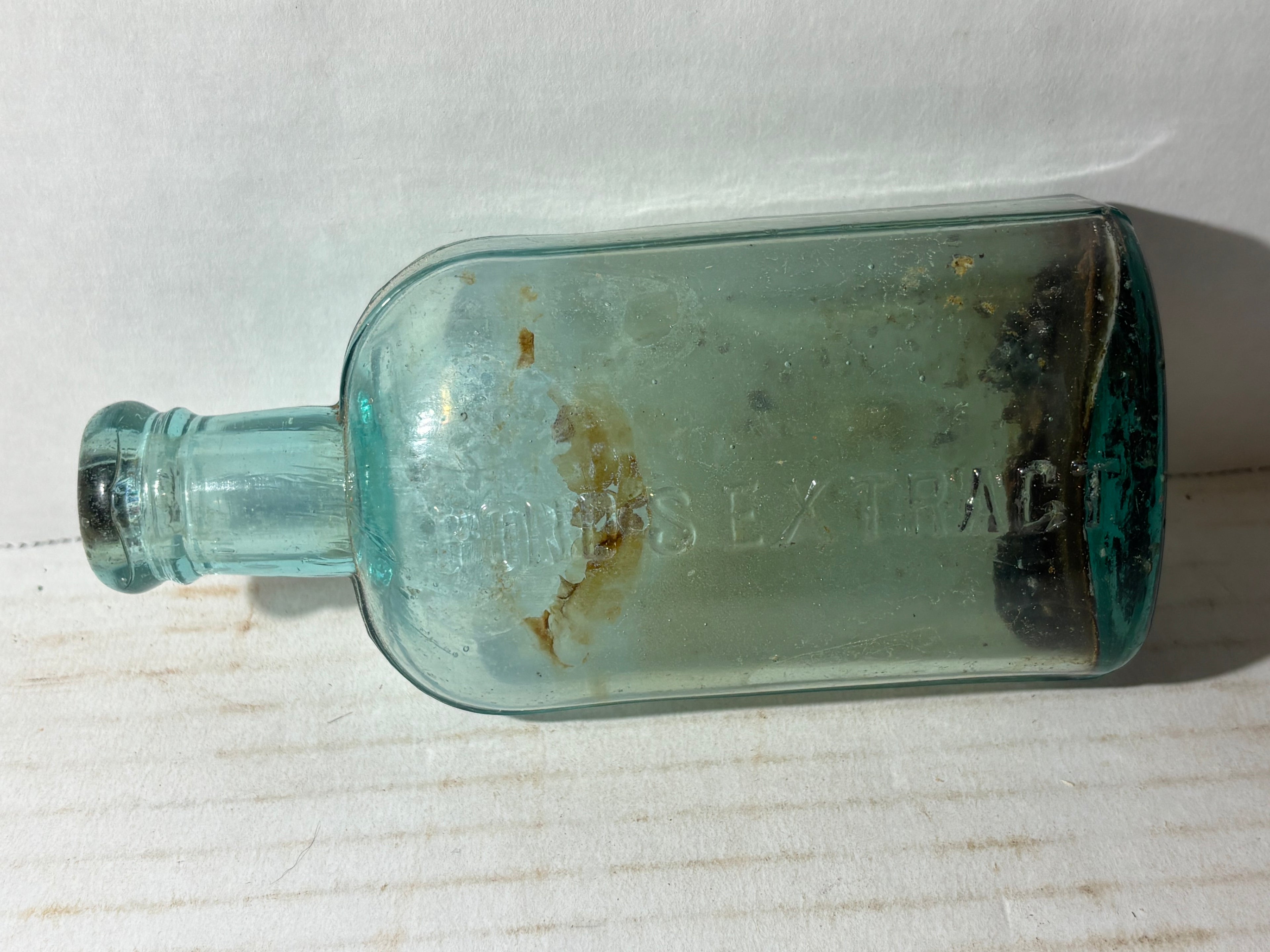 American Hand-Blown “Pond’s Extract” Apothecary Bottle Utica, New York, circa 1846–1855
