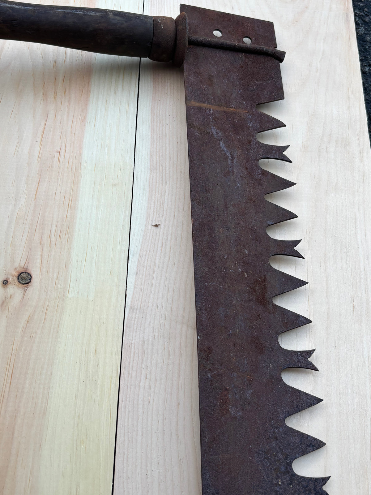 MONUMENTAL 19TH-CENTURY AMERICAN TWO-MAN LOGGING SAW Great American / Crown-Tooth Pattern