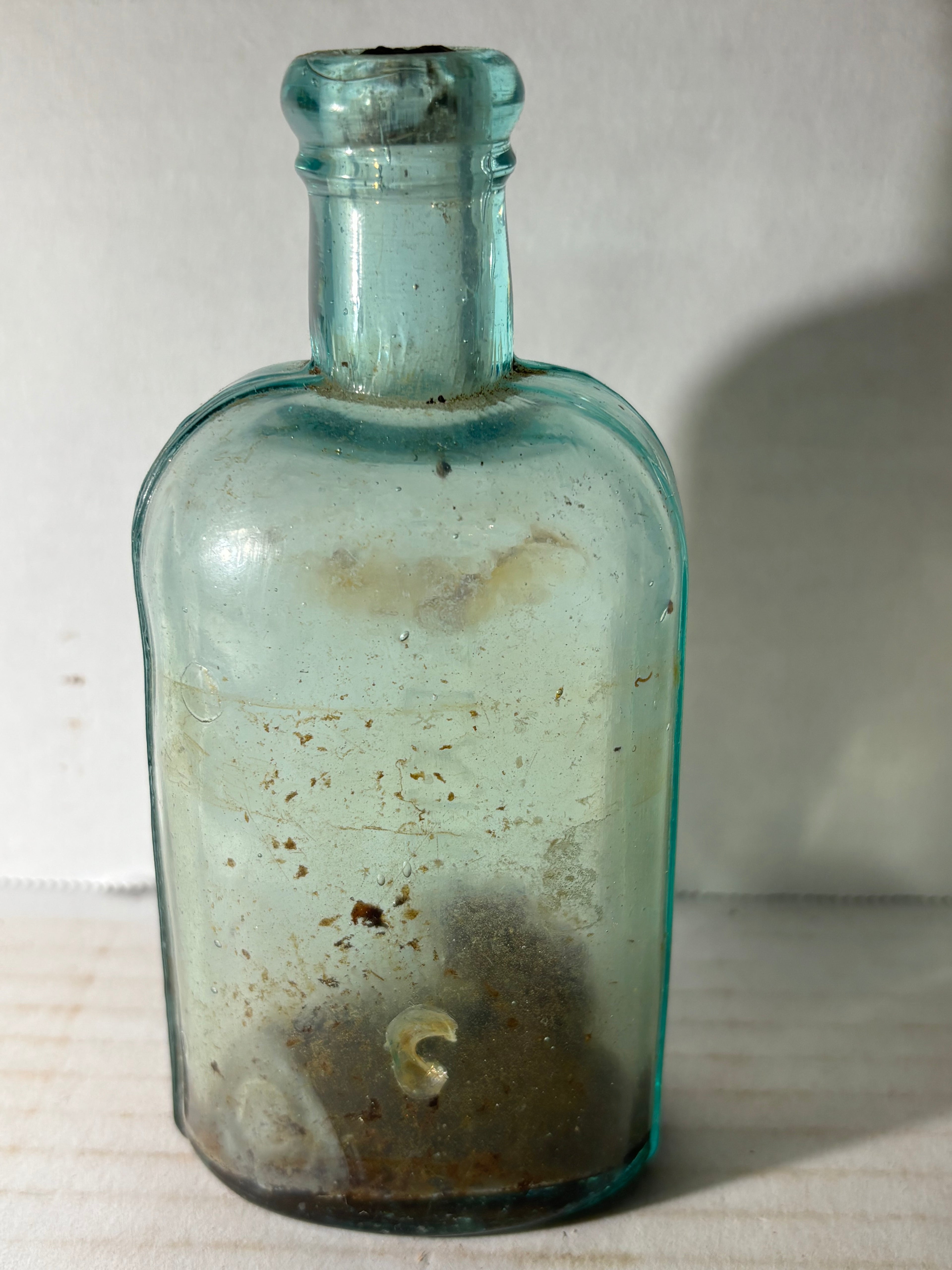 American Hand-Blown “Pond’s Extract” Apothecary Bottle Utica, New York, circa 1846–1855