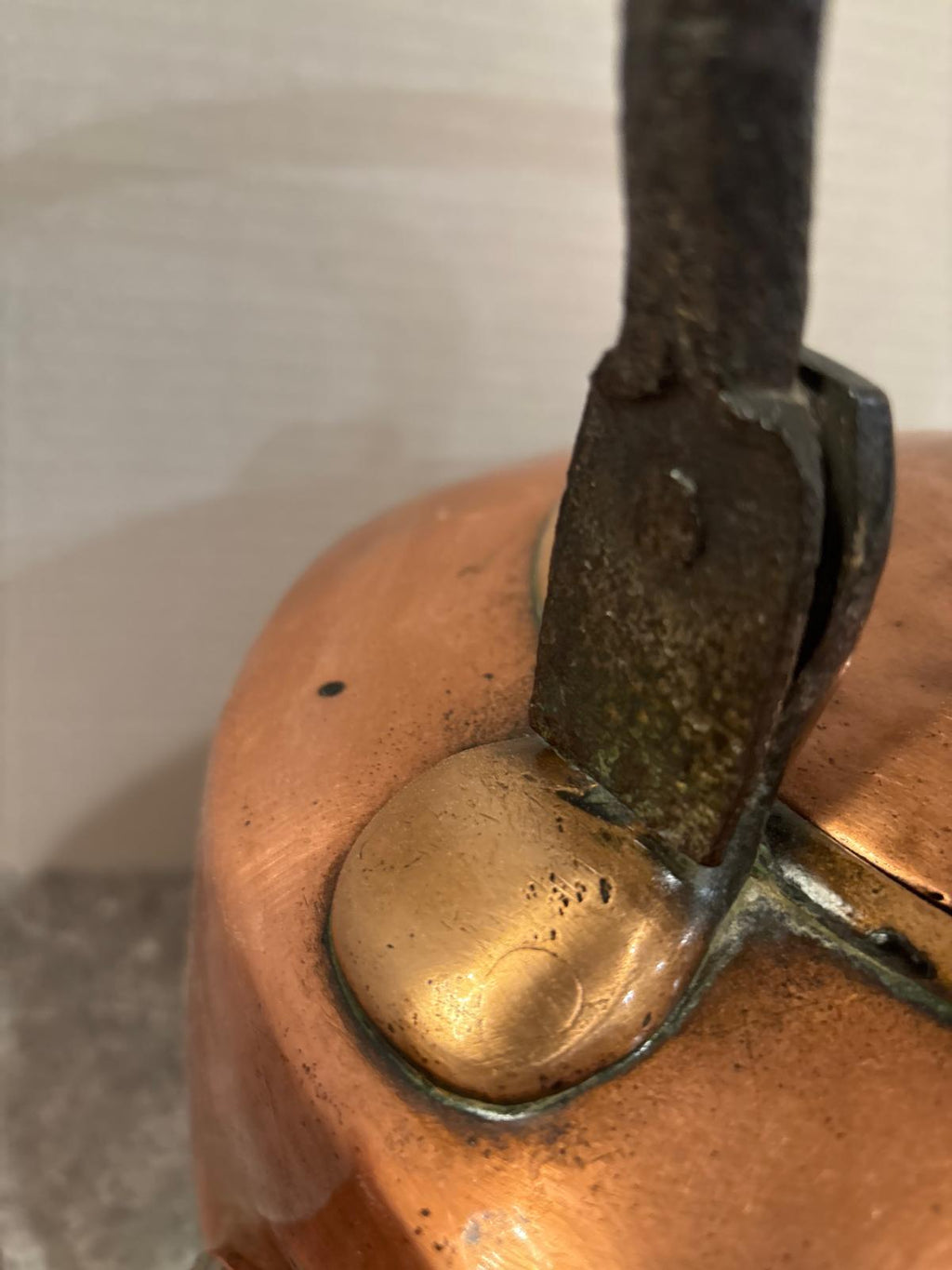 Large American Dovetailed Copper Hearth Kettle, 1830–1860