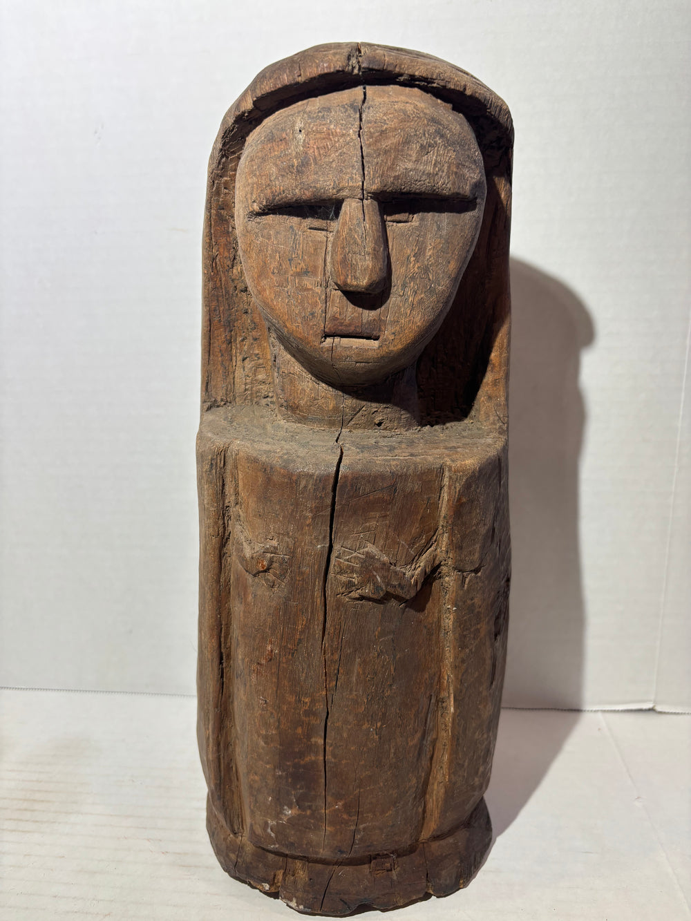 Exceptional Primitive Anthropomorphic Log-Form Folk Carving