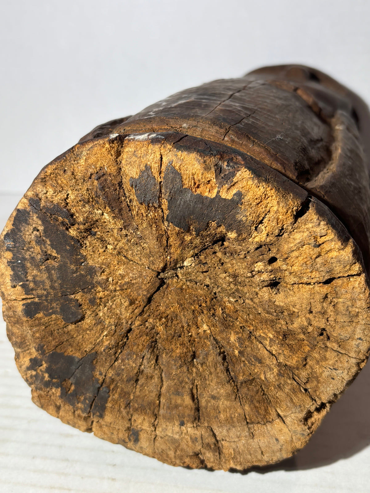 Exceptional Primitive Anthropomorphic Log-Form Folk Carving