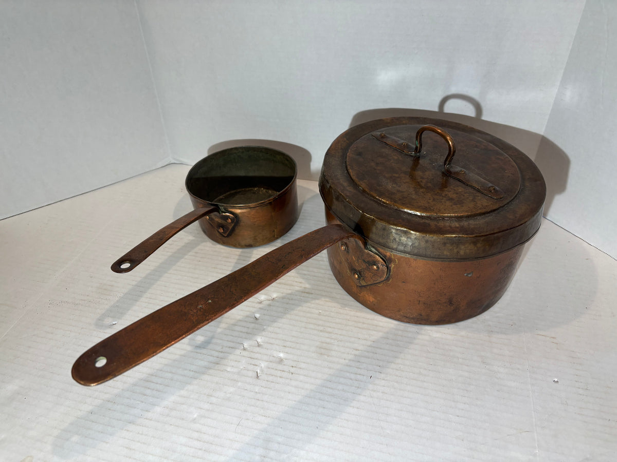 Exceptional Pair of Early French Dovetailed Copper Saucepans with Heart-Shaped Handle Mounts