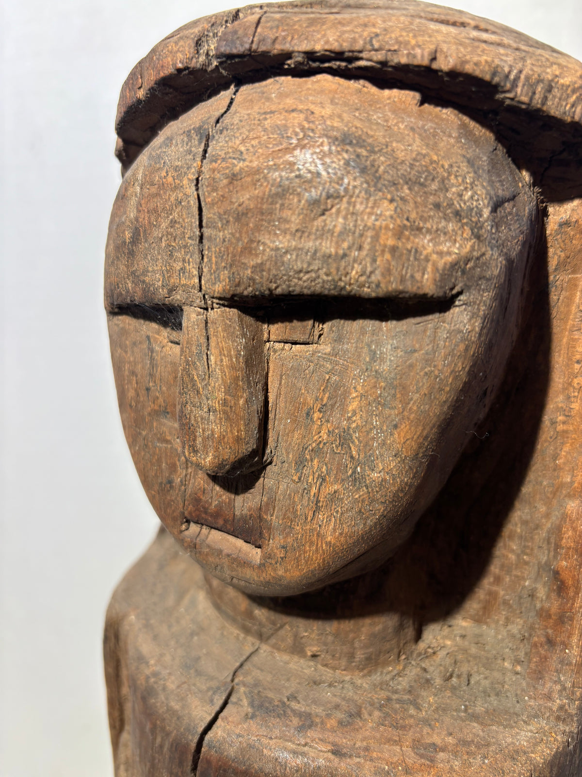 Exceptional Primitive Anthropomorphic Log-Form Folk Carving