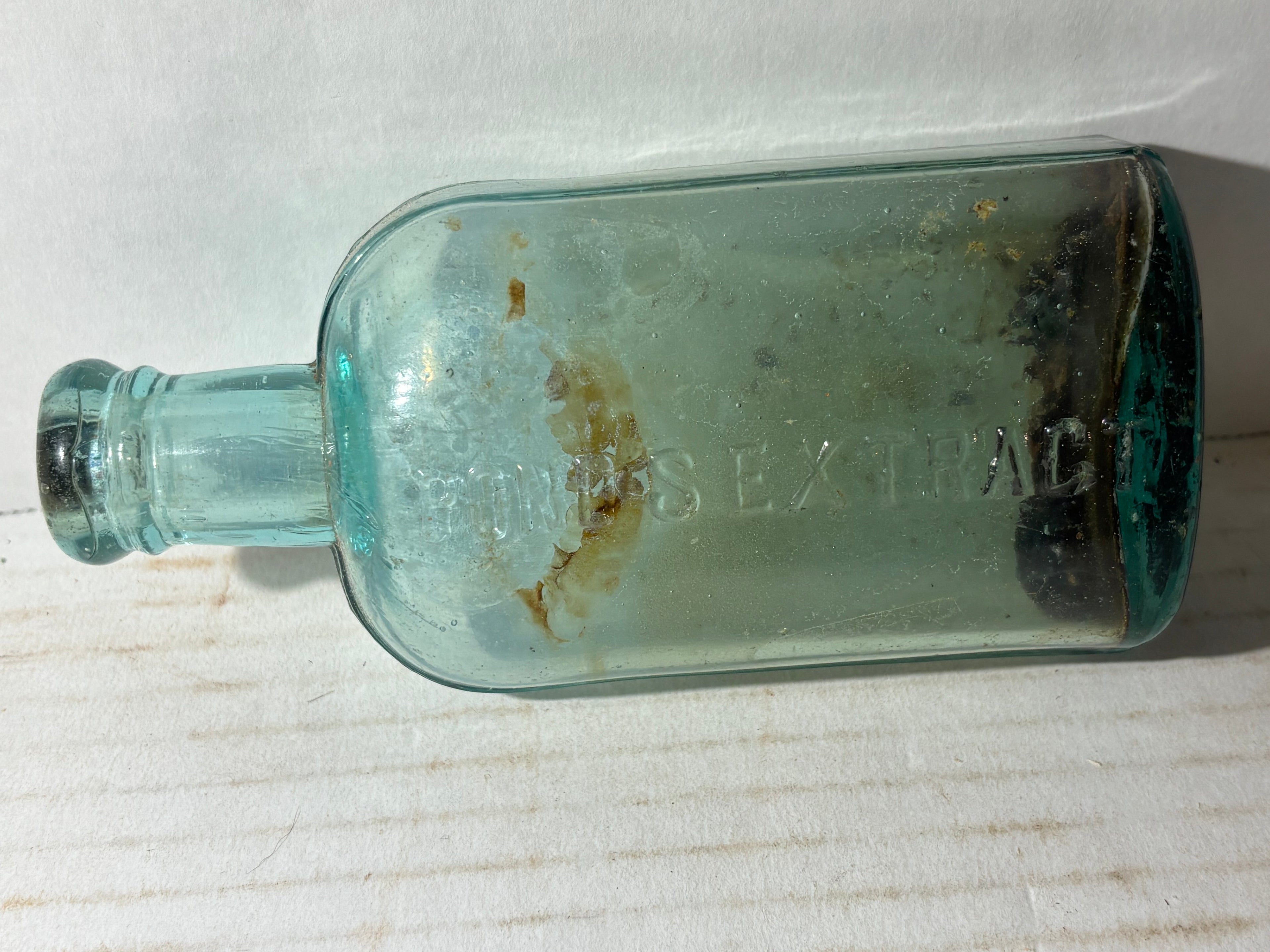 American Hand-Blown “Pond’s Extract” Apothecary Bottle Utica, New York, circa 1846–1855