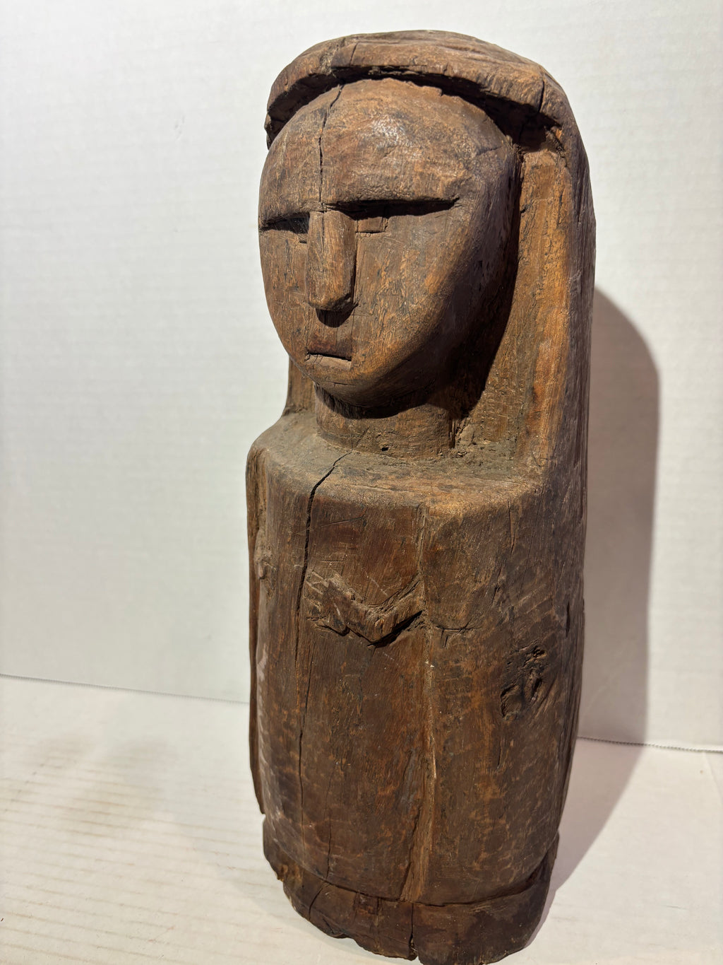Exceptional Primitive Anthropomorphic Log-Form Folk Carving