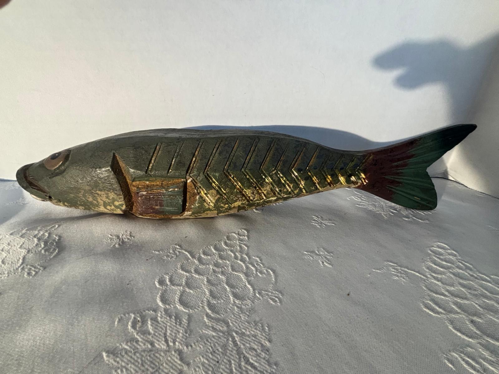 Hand-Carved American Folk Art Fish  Mid-20th Century 15 inches in length