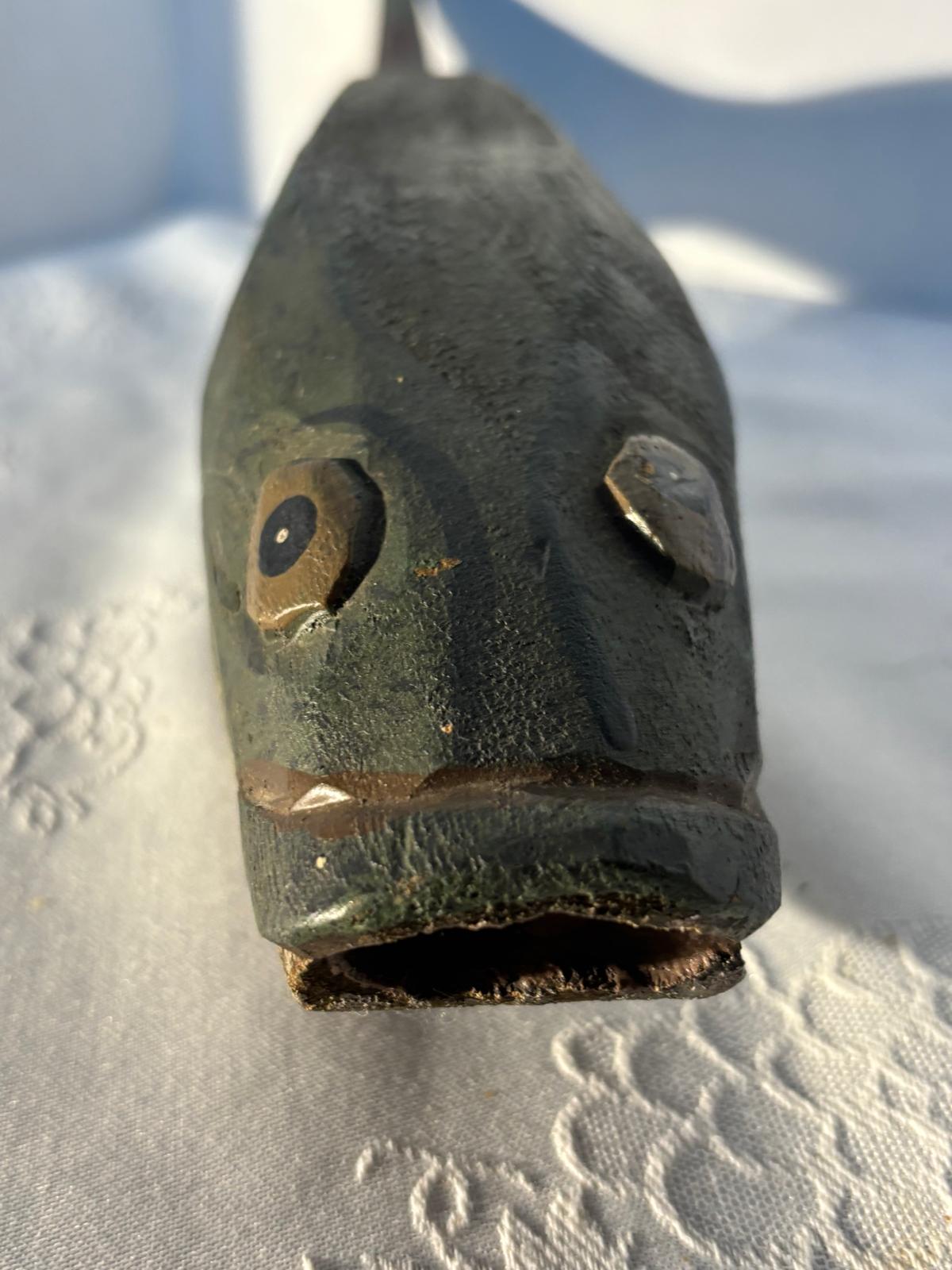 Hand-Carved American Folk Art Fish  Mid-20th Century 15 inches in length