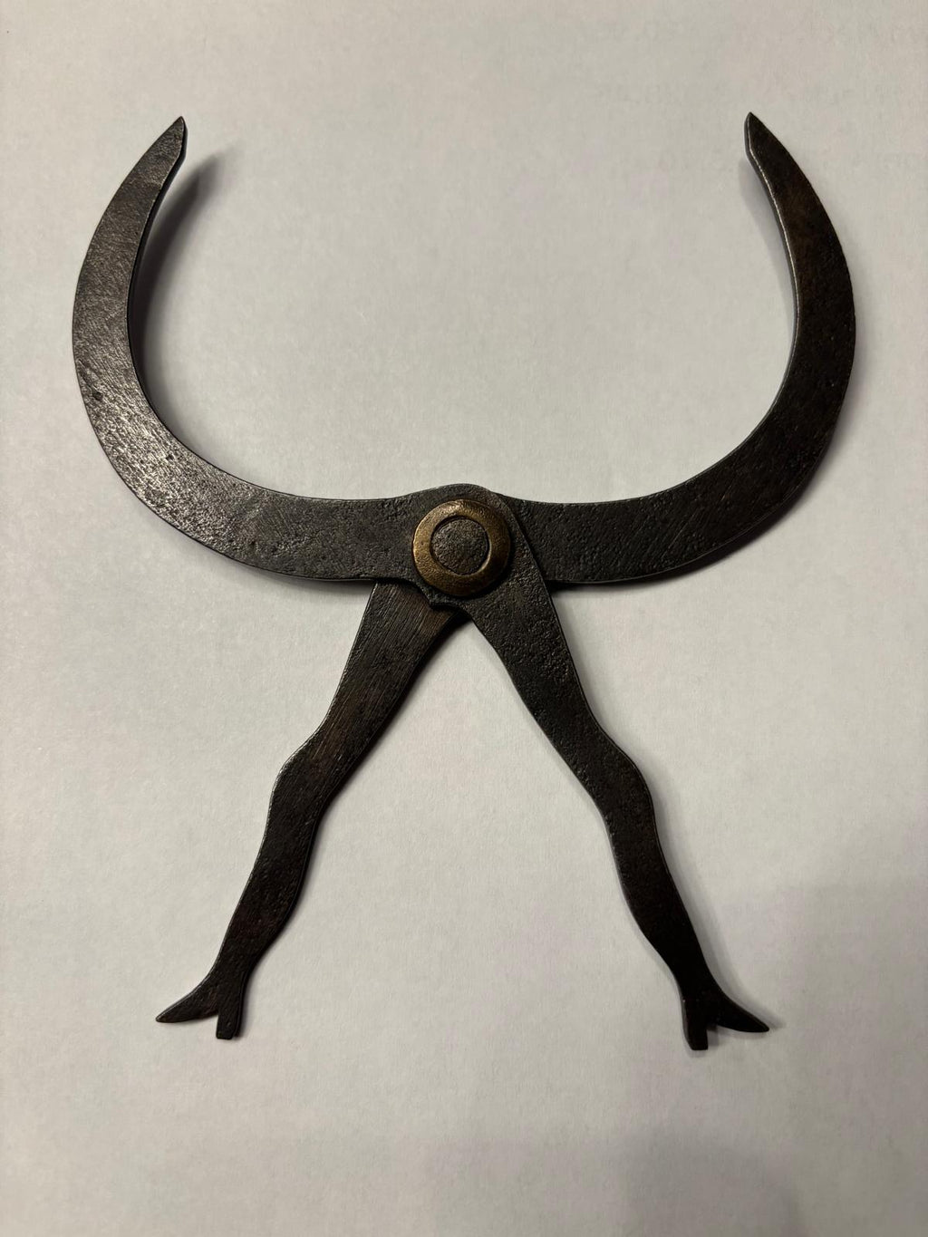 Hand-forged machinist’s or blacksmith’s outside calipers