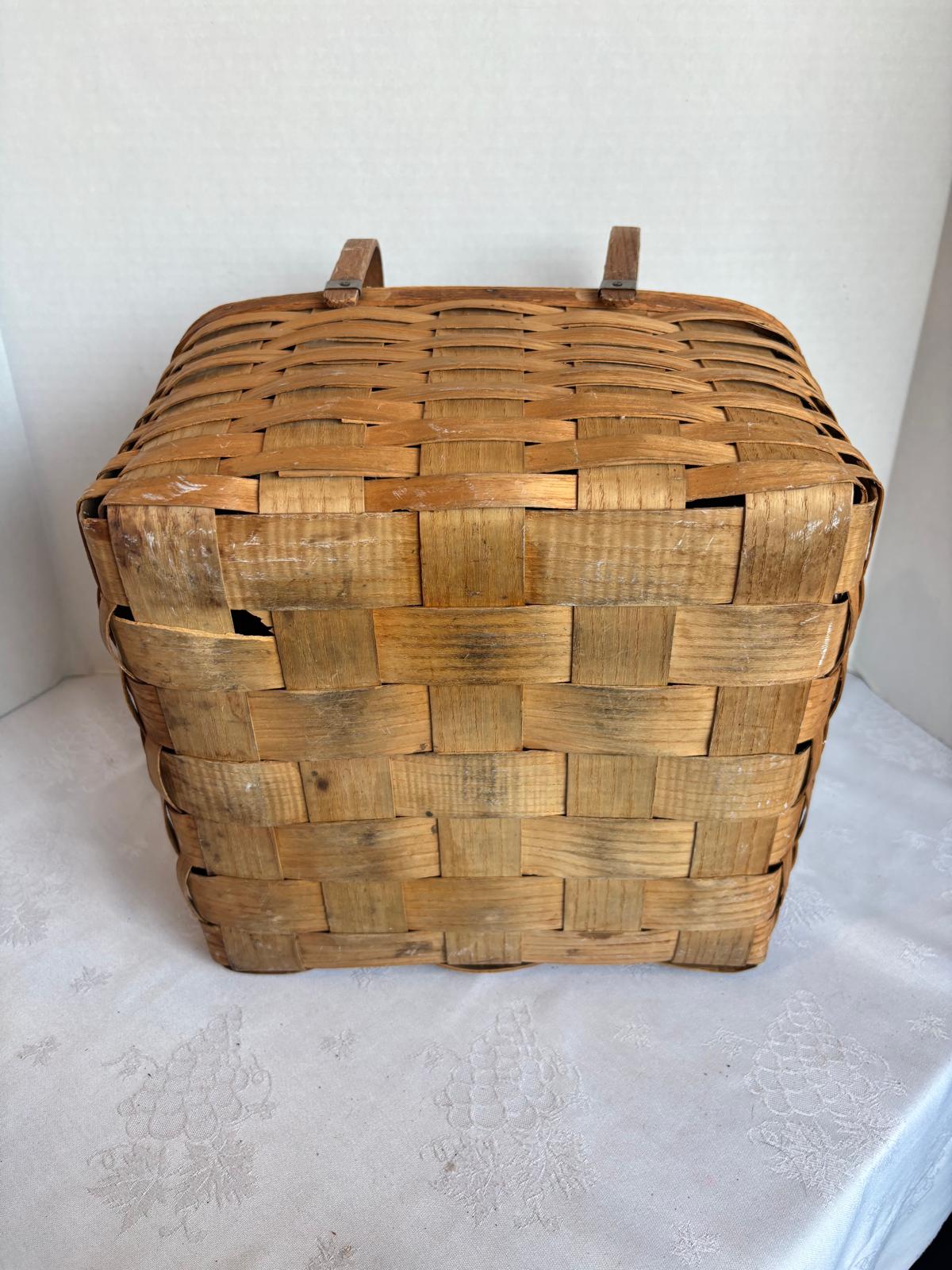 Exceptional Early 20th Century American Covered Picnic / Pie Carrier Basket with Original Interior Tray