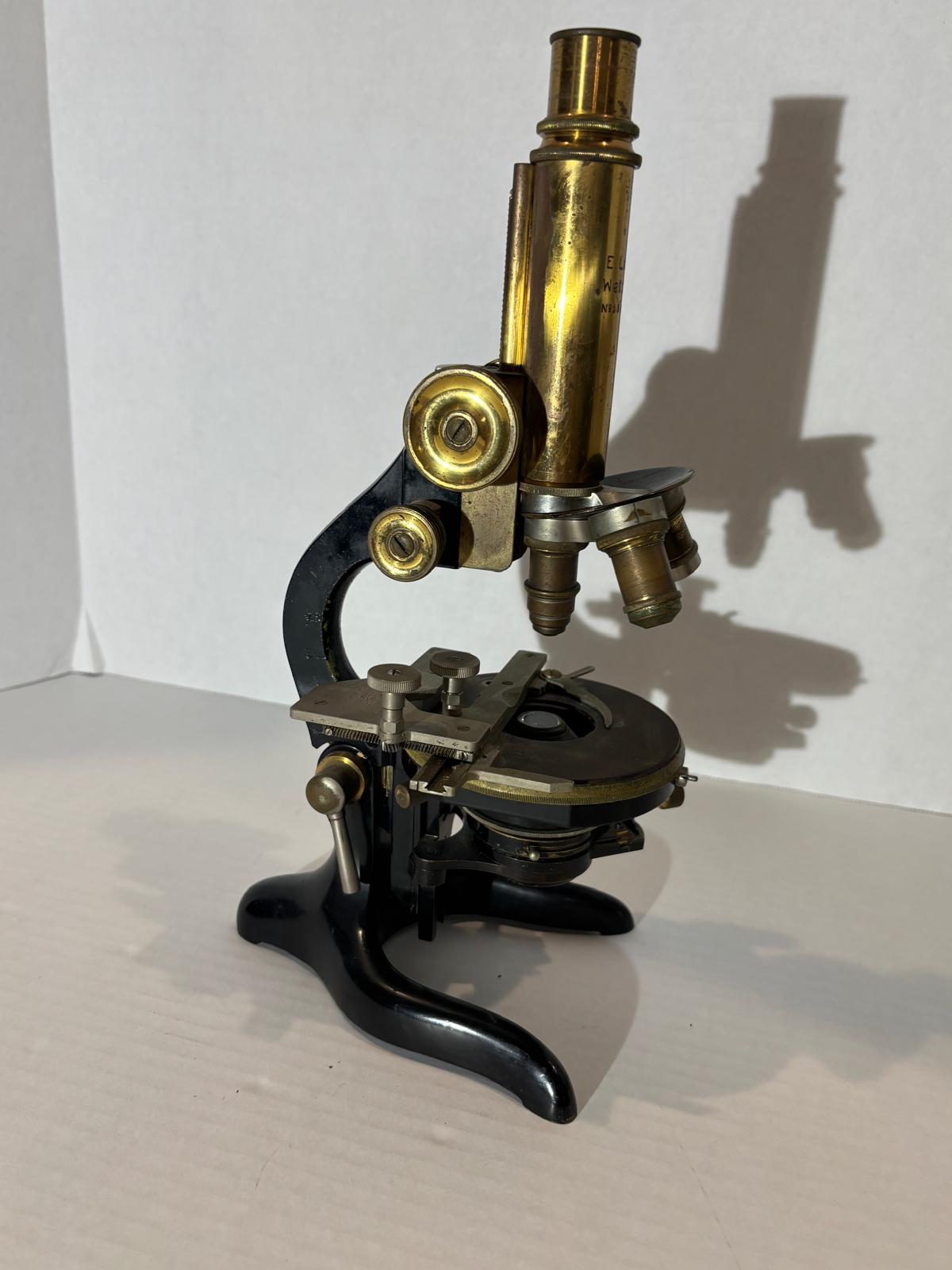 Early 20th Century Leitz Wetzlar Brass Microscope with Complete Matched Optics and Reichert Mechanical Stage — Working