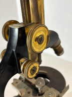 Early 20th Century Leitz Wetzlar Brass Microscope with Complete Matched Optics and Reichert Mechanical Stage — Working