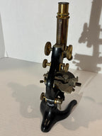 Early 20th Century Leitz Wetzlar Brass Microscope with Complete Matched Optics and Reichert Mechanical Stage — Working
