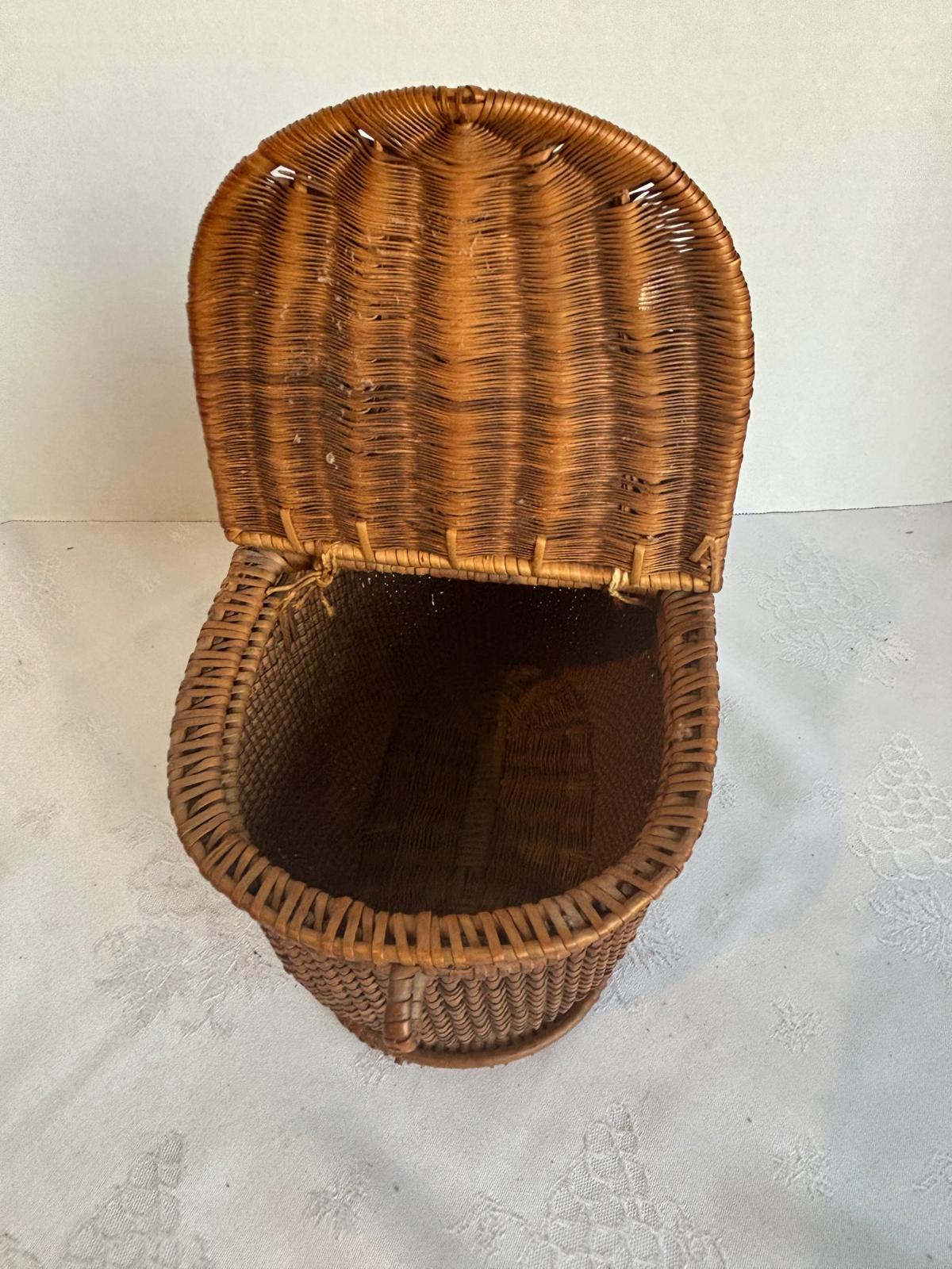 Fine Late 19th Century American Fancy Splint Basket with Hinged Lid