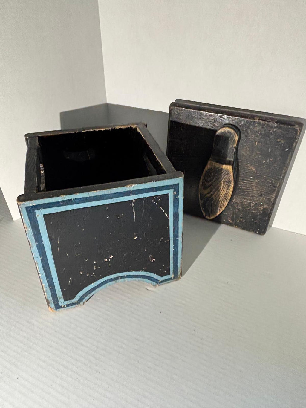 Paint-Decorated Folk Art Shoeshine Box  American, probably Pennsylvania or New England, circa 1890–1910