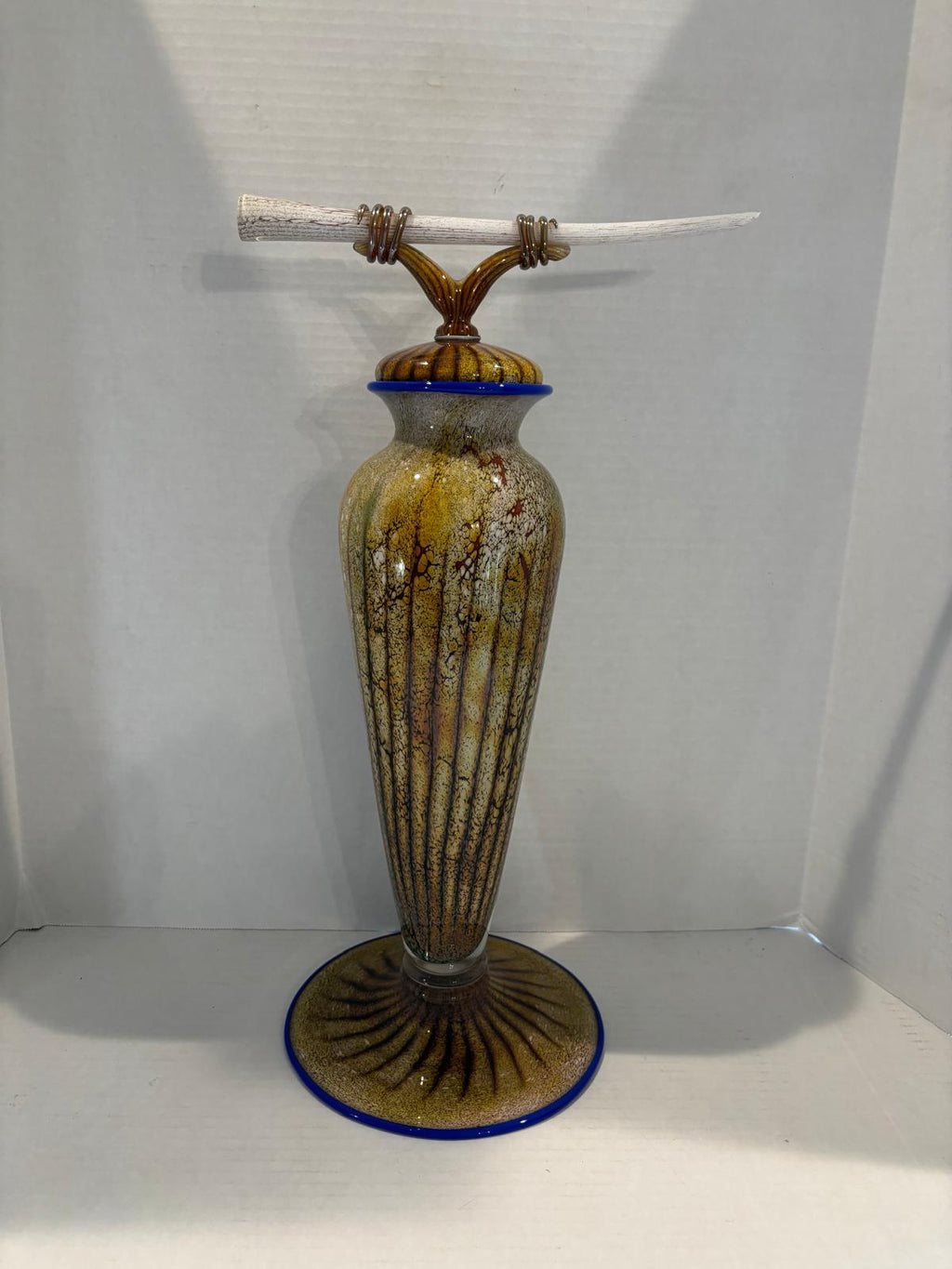 Large Gartner/Blade Studio Art Glass Covered Vessel Massachusetts, circa 2000