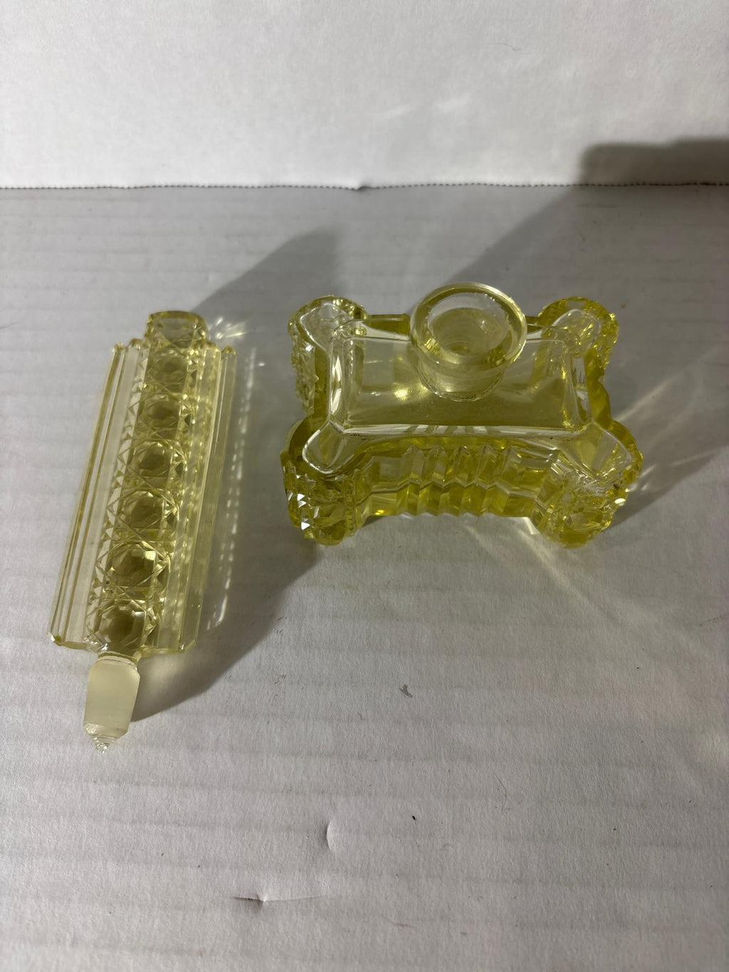 IMPORTANT ART DECO ARCHITECTURAL PERFUME BOTTLE IN URANIUM-TINTED GLASS Circa 1928–1935