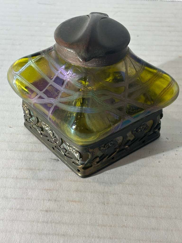 Art Nouveau Iridescent Art Glass Inkwell Attributed to Loetz, Bohemia, circa 1900