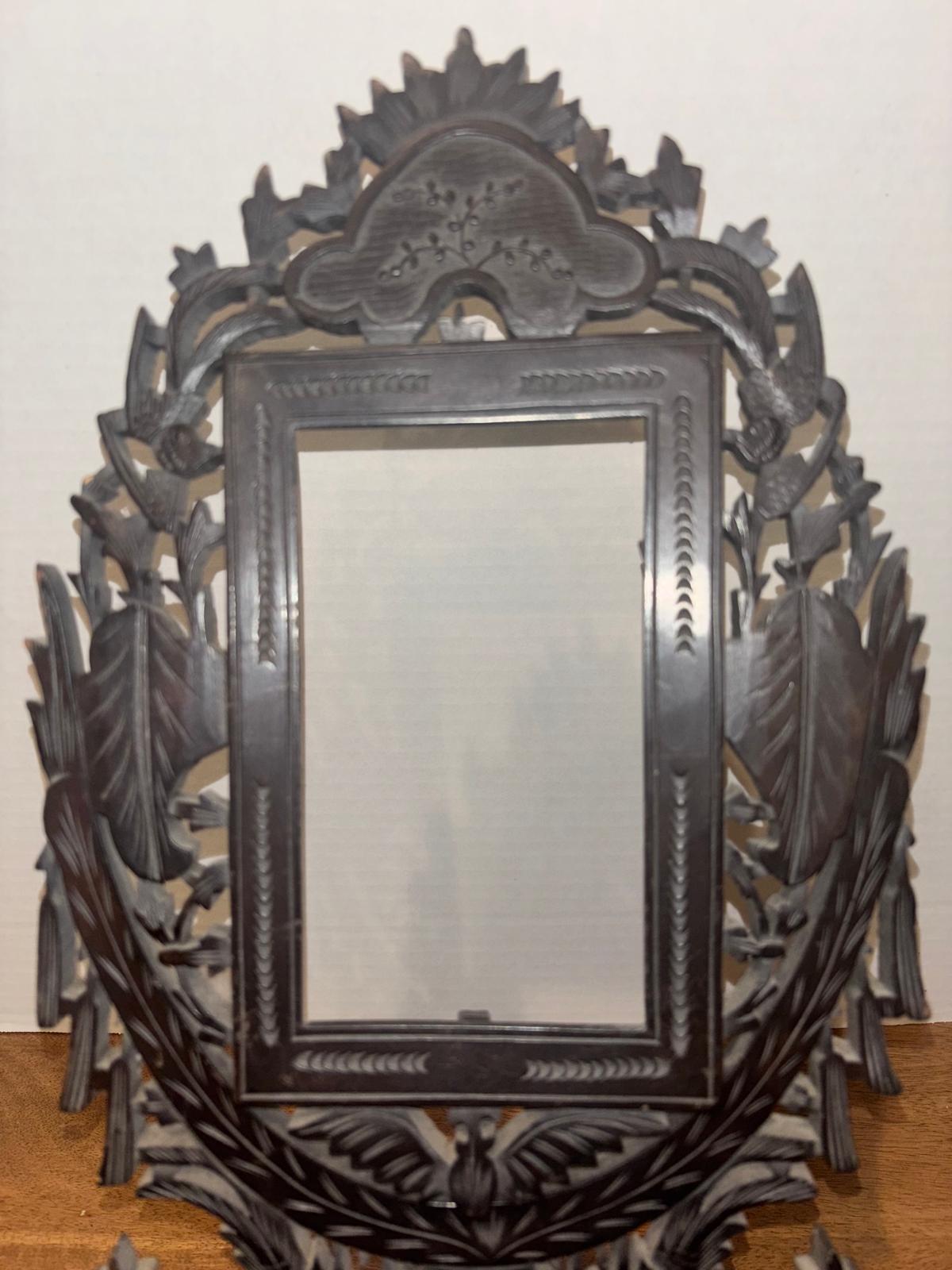 Swiss Black Forest Hand-Carved Standing Picture Frame Brienz School, ca. 1880–1900